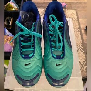 Airmax 720, worn a few times. Great condition/pics are current. Make an offer.